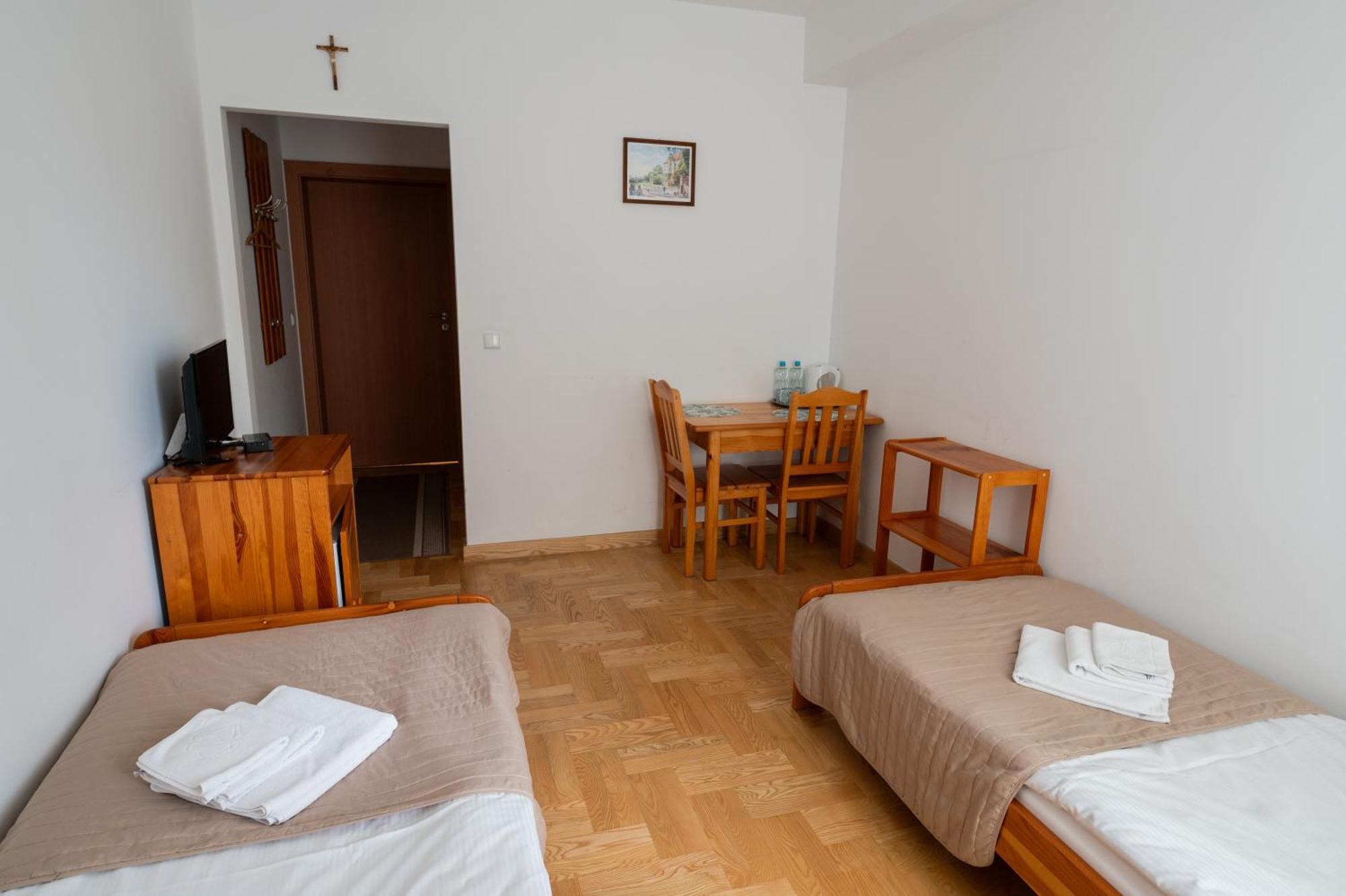 Pokoje Goscinne Dom Sw. Szymona Krasków Εξωτερικό φωτογραφία