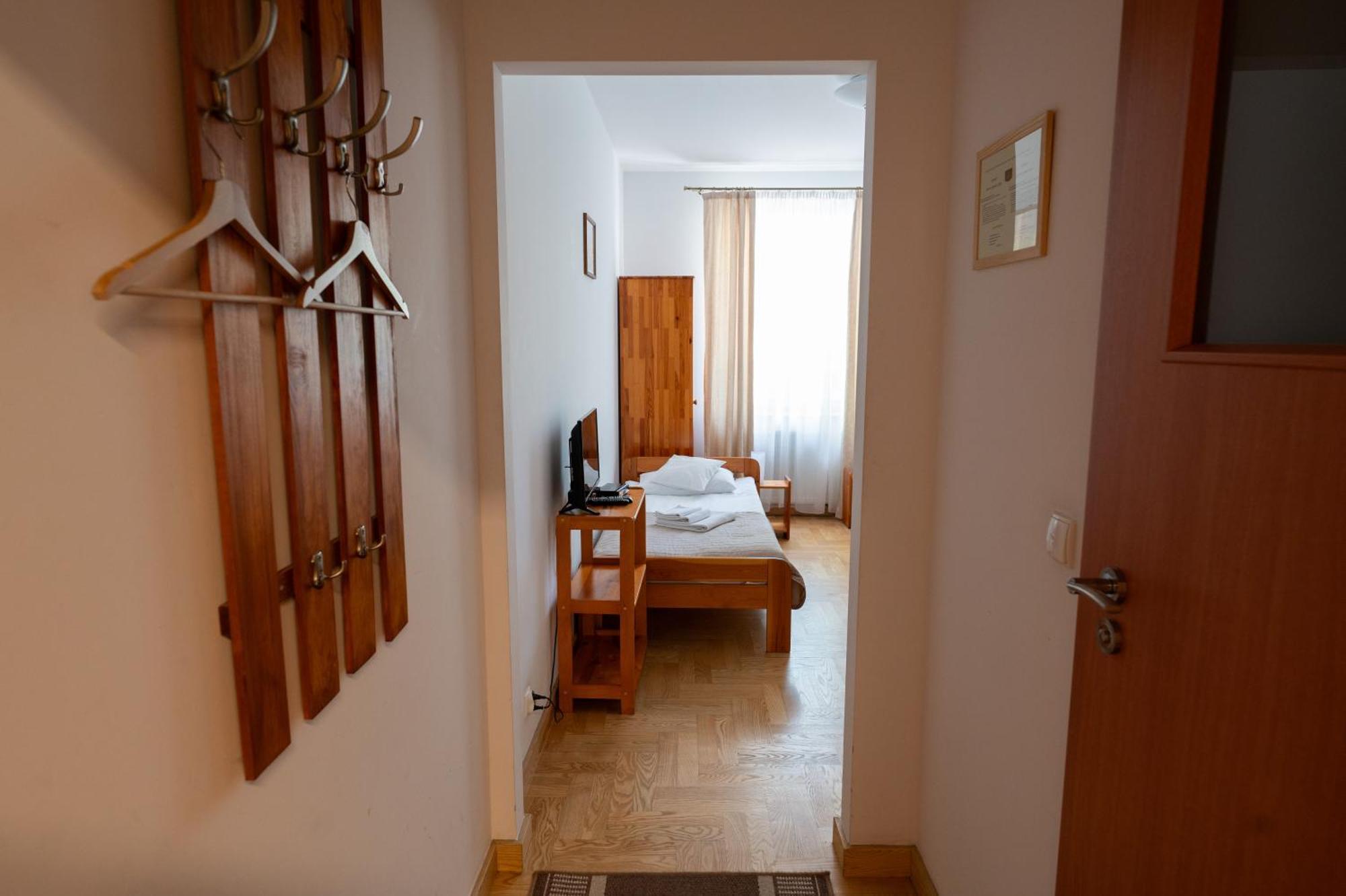 Pokoje Goscinne Dom Sw. Szymona Krasków Εξωτερικό φωτογραφία