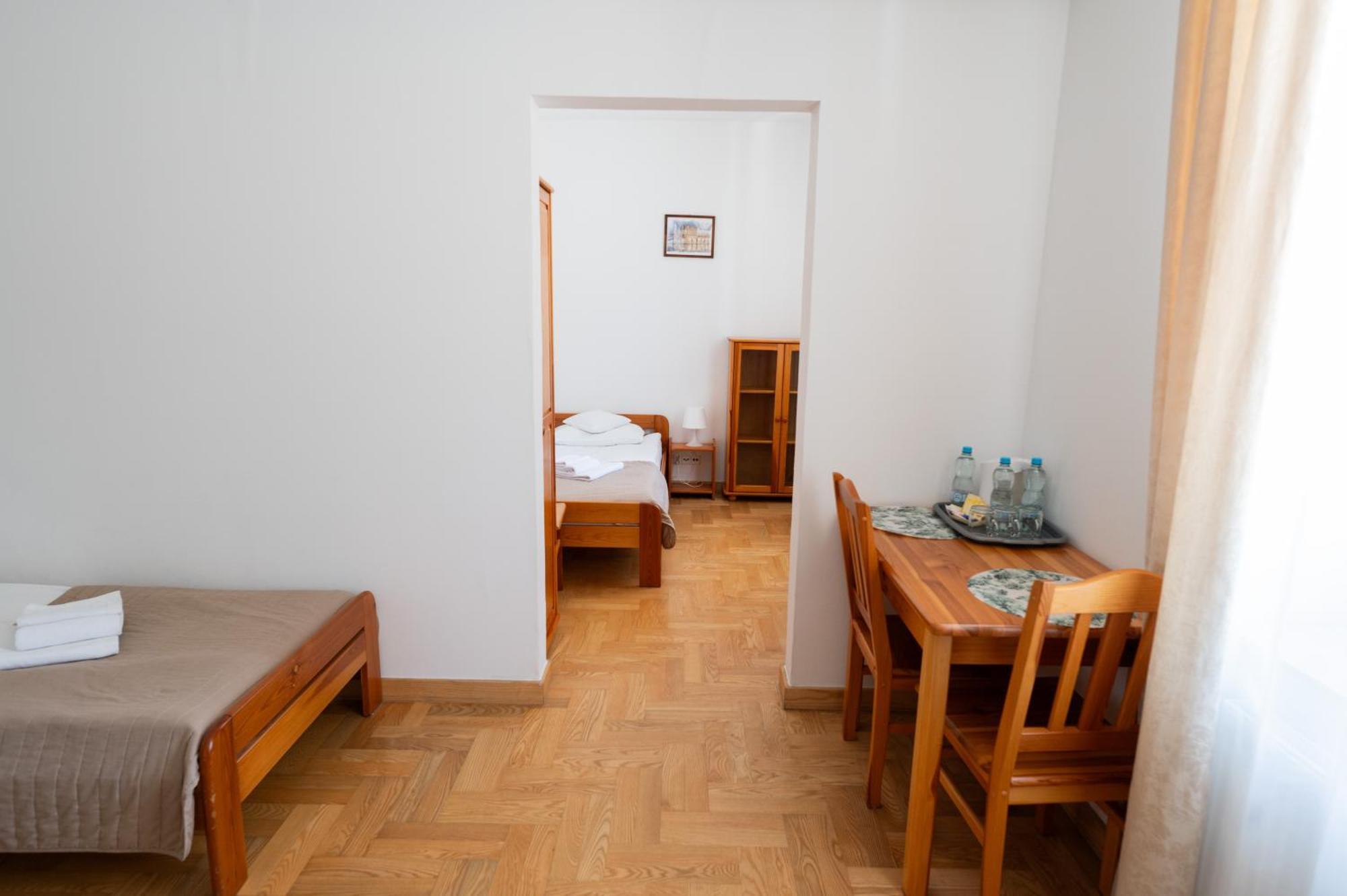 Pokoje Goscinne Dom Sw. Szymona Krasków Εξωτερικό φωτογραφία